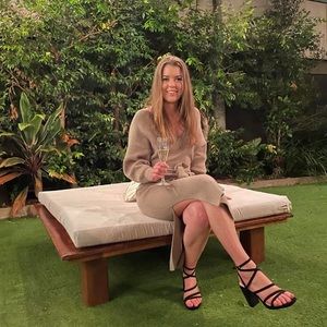 Meet your Posher, Camille